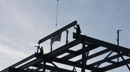 Topping off ceremony for new campus